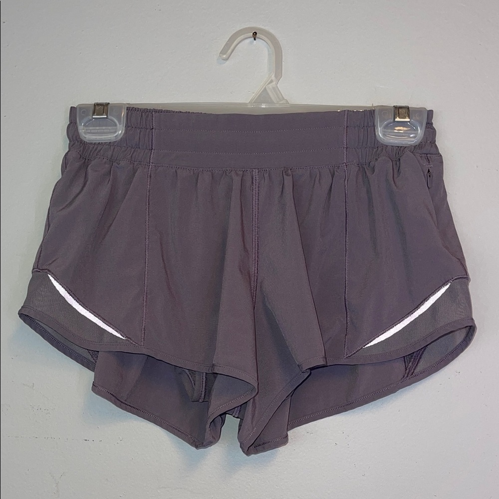 Lululemon Hotty Hot Short II *2.5"
